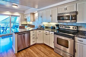 Green Reef #8- Beachy Keen