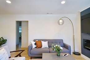 @ Marbella Lane - Vibrant 4BR RWC Ldry + P