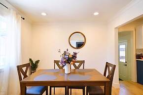 @ Marbella Lane - Vibrant 4BR RWC Ldry + P