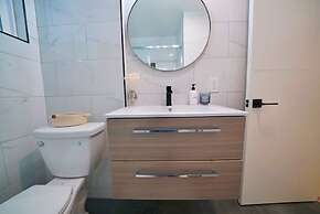 @ Marbella Lane - Vibrant 4BR RWC Ldry + P