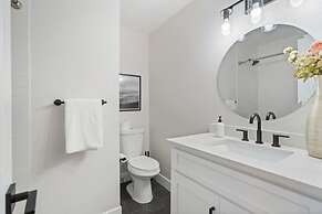 @ Marbella - Modern 4-br Retreat Chef's Kitchen