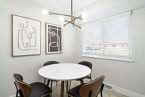 @ Marbella - Modern 4-br Retreat Chef's Kitchen