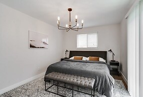 @ Marbella - Modern 4-br Retreat Chef's Kitchen