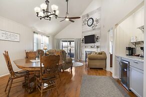 The Cozy Retreat Stay for 10!