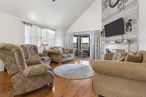 The Cozy Retreat Stay for 10!