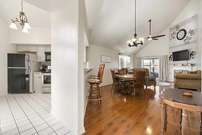 The Cozy Retreat Stay for 10!