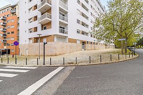 Stylish Stay in Lisbon-Scenic Views