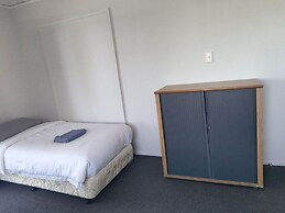 1 Double 1 Single 2 Sofa Beds Suite 2