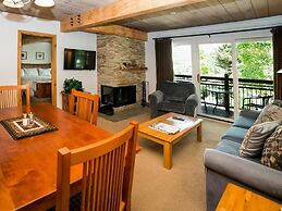 Downtown Aspen 2 Bedroom Near Lift 1A w/ Pool & hot Tub!