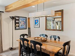 Comfortable 3BR Condo in Downtown Aspen Near Lift 1A With Pool & hot T