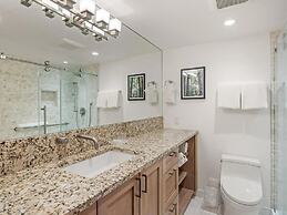 Comfortable 3BR Condo in Downtown Aspen Near Lift 1A With Pool & hot T