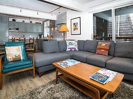 Centrally Located 3BR in Aspen Core With Pool & hot Tub!