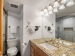 Convenient 2BR in Downtown Aspen - Walk to Lift 1A, Shops, Dining!