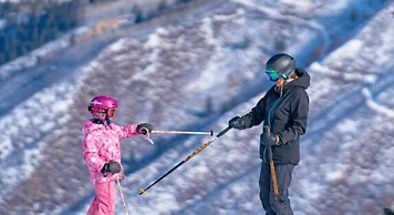 Convenient 2BR in Downtown Aspen - Walk to Lift 1A, Shops, Dining!