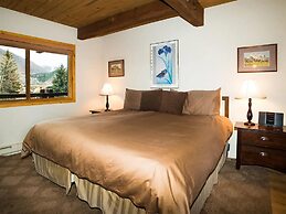 Convenient 2BR in Downtown Aspen - Walk to Lift 1A, Shops, Dining!