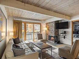 Convenient 2BR in Downtown Aspen - Walk to Lift 1A, Shops, Dining!
