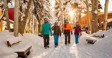 Convenient 2BR in Downtown Aspen - Walk to Lift 1A, Shops, Dining!