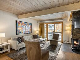 Convenient 2BR in Downtown Aspen - Walk to Lift 1A, Shops, Dining!