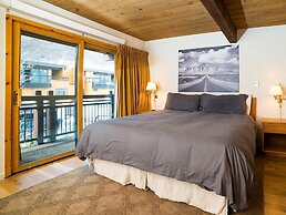 Convenient 2BR in Downtown Aspen - Walk to Lift 1A, Shops, Dining!