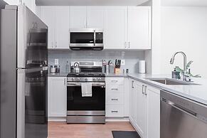 VA - Avalon - Apt 302