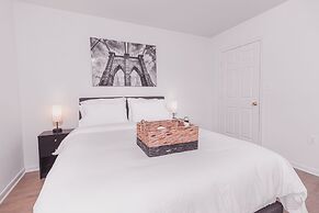 VA - Avalon - Apt 302