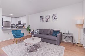 VA - Avalon - Apt 302