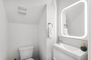 Stunning 3BR Desirable Austin Location