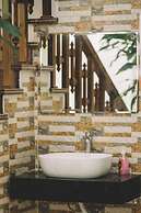 Tam Coc Harbor View Hotel & Travel