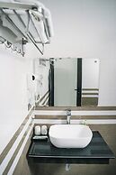 Tam Coc Harbor View Hotel & Travel