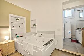 Dimora Savoia With Jacuzzi Bari