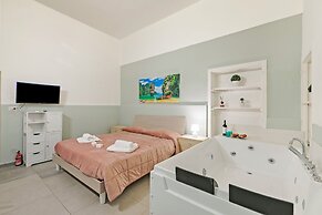 Dimora Savoia With Jacuzzi Bari