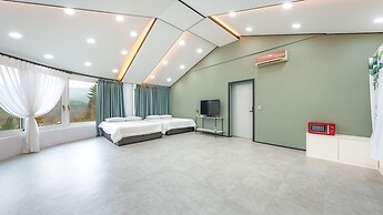 Hongcheon White Hill Pension