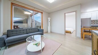 Gyeongju Unoiya Pension