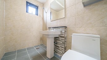 Gyeongju Unoiya Pension