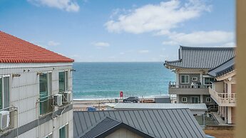 Gyeongju Unoiya Pension