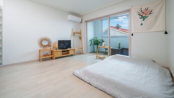 Gyeongju Unoiya Pension