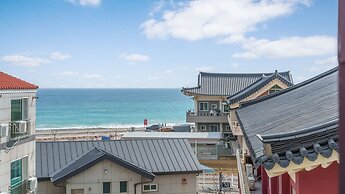 Gyeongju Unoiya Pension