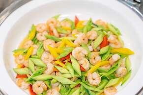 World Hotel Olympic Sports Center Branch