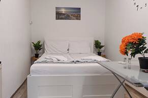Comfortable 3BR Danube & Millenium Tower