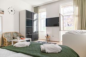Comfortable 3BR Danube & Millenium Tower
