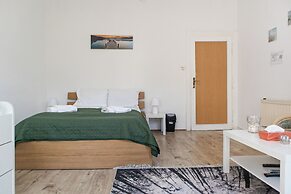 Comfortable 3BR Danube & Millenium Tower