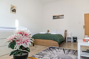 Comfortable 3BR Danube & Millenium Tower