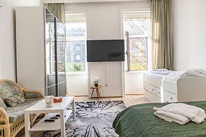 Comfortable 3BR Danube & Millenium Tower