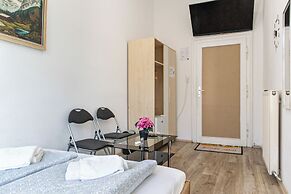 Comfortable 3BR Danube & Millenium Tower