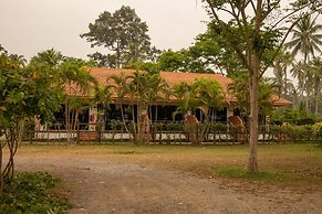 Sailom Resort Bangsaphan