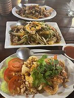 Sailom Resort Bangsaphan