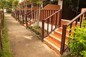 Sailom Resort Bangsaphan