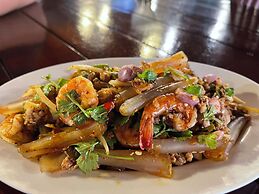 Sailom Resort Bangsaphan