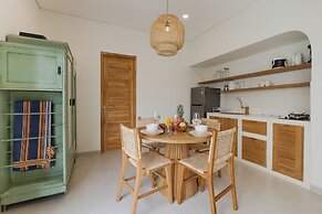 Mata Biru Villa by Betterplace