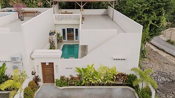 Mata Biru Villa by Betterplace